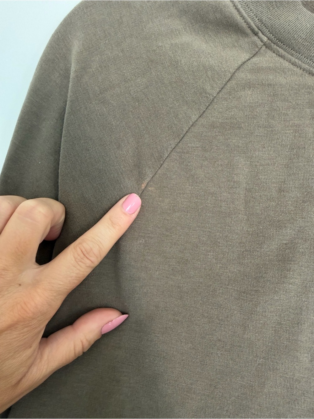 Alo Double Take Pullover cropped raw hem long sleeve in olive branch - Picture 4 of 9